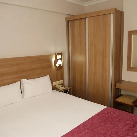 Lidya Sardes Thermal & Hotel 4*