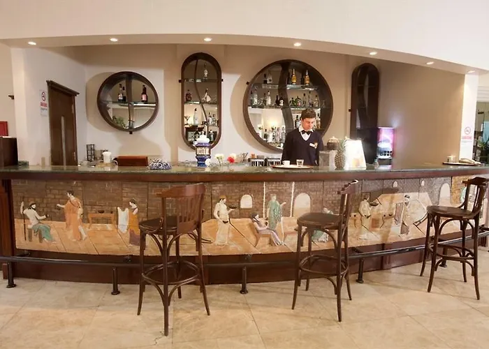 Lidya Sardes Thermal & ホテル